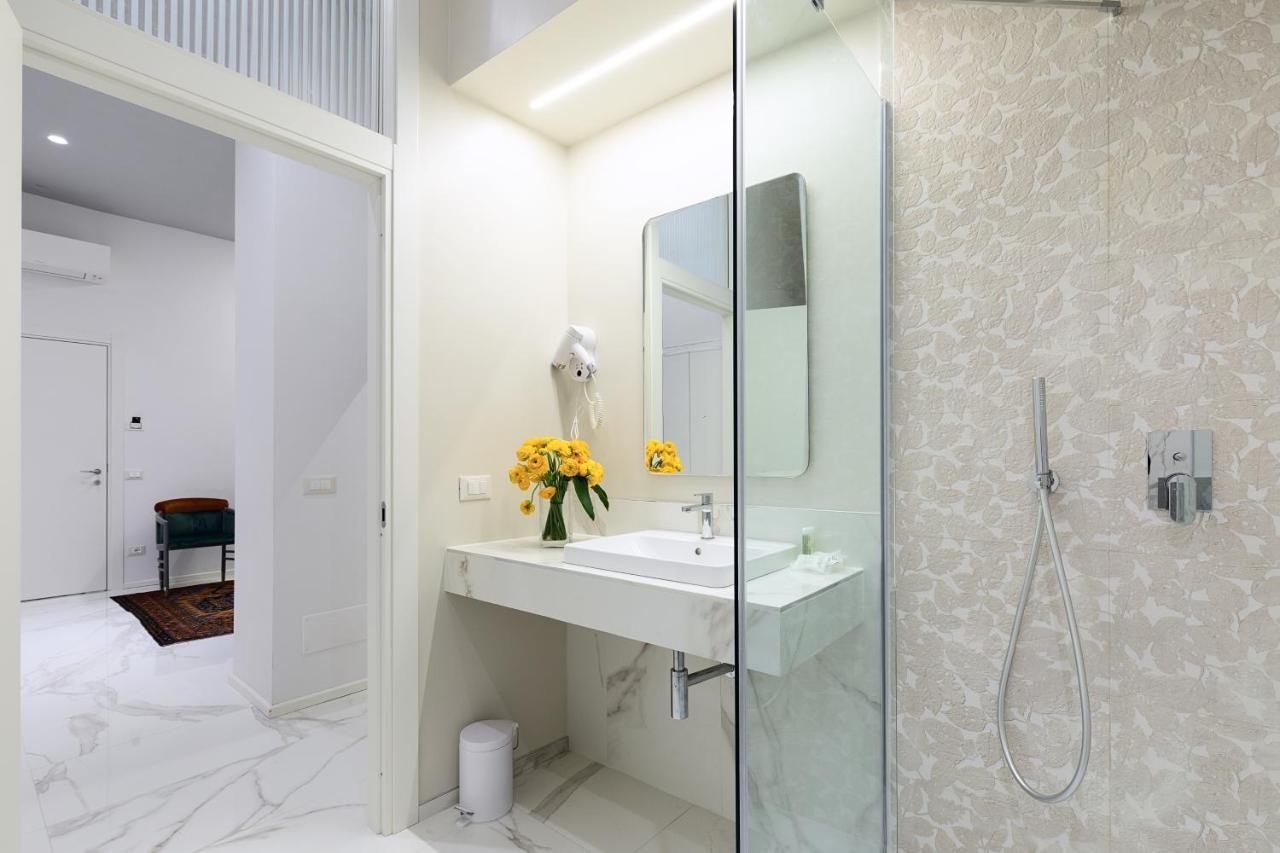 Cavour Suites Guest House ローマ エクステリア 写真