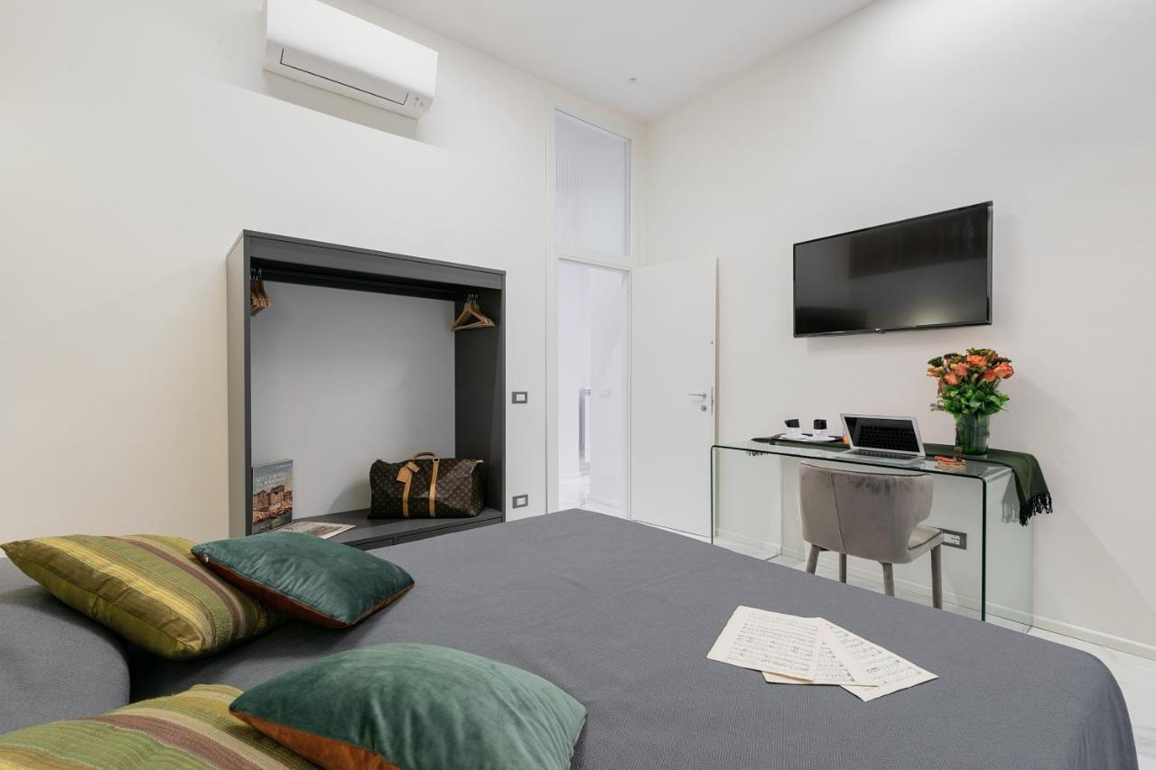 Cavour Suites Guest House ローマ エクステリア 写真