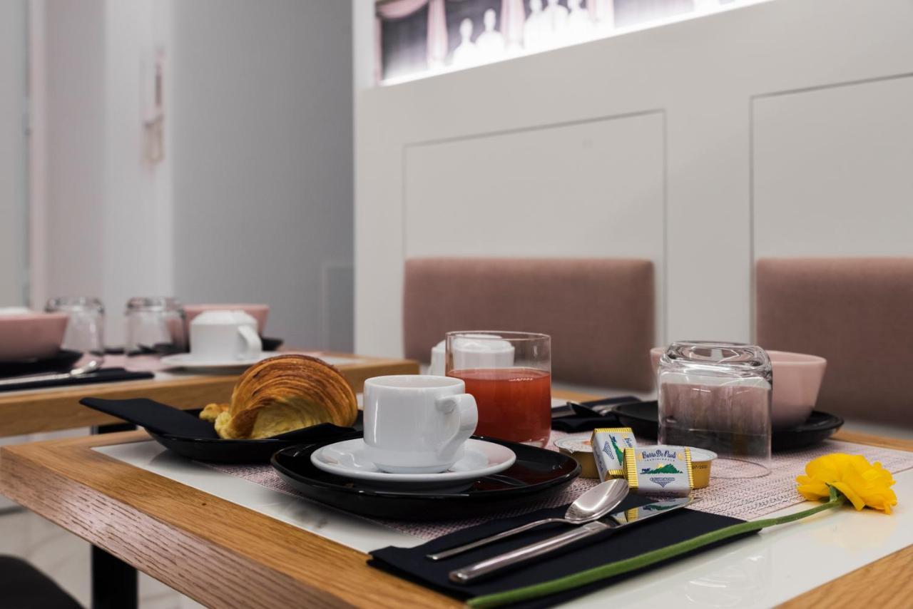 Cavour Suites Guest House ローマ エクステリア 写真