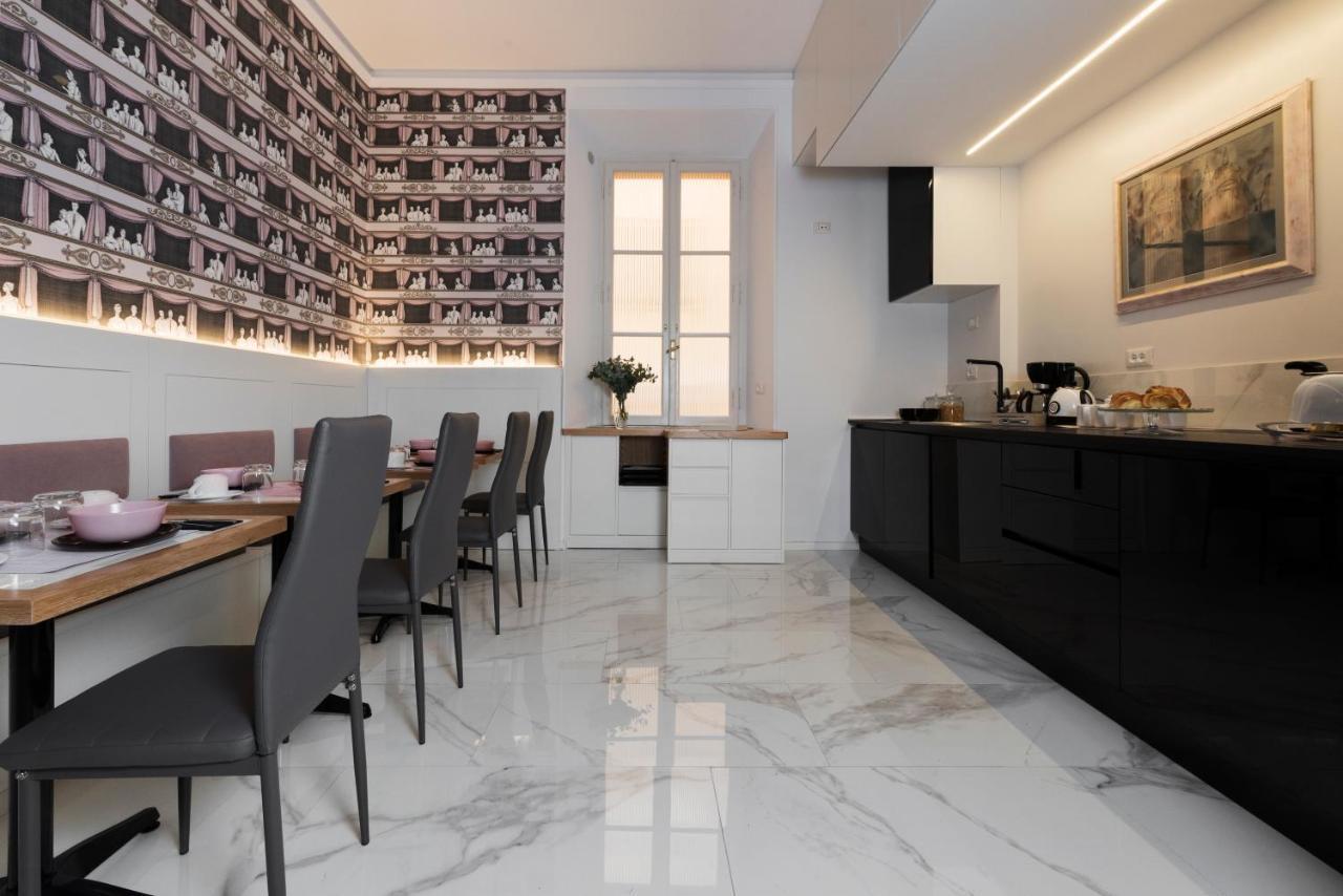 Cavour Suites Guest House ローマ エクステリア 写真