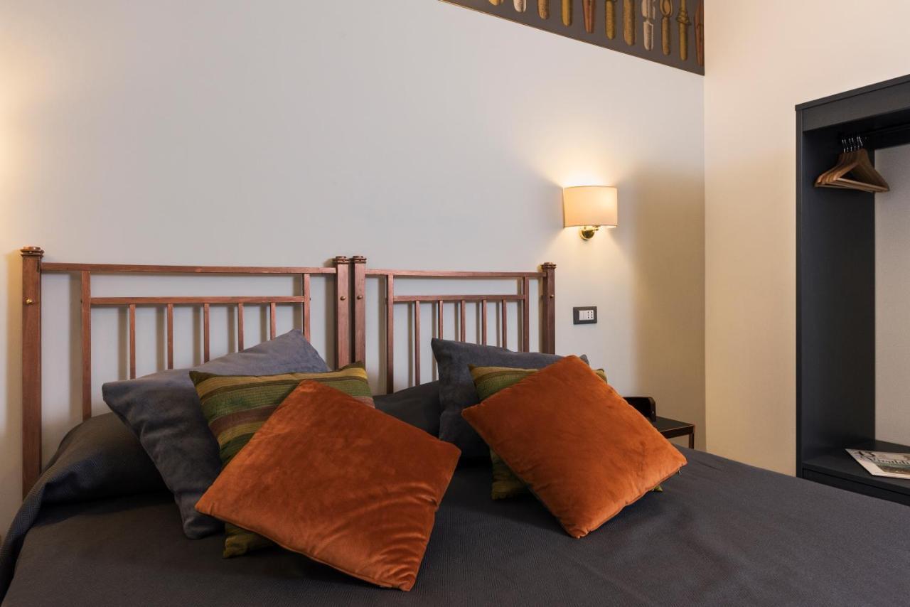 Cavour Suites Guest House ローマ エクステリア 写真