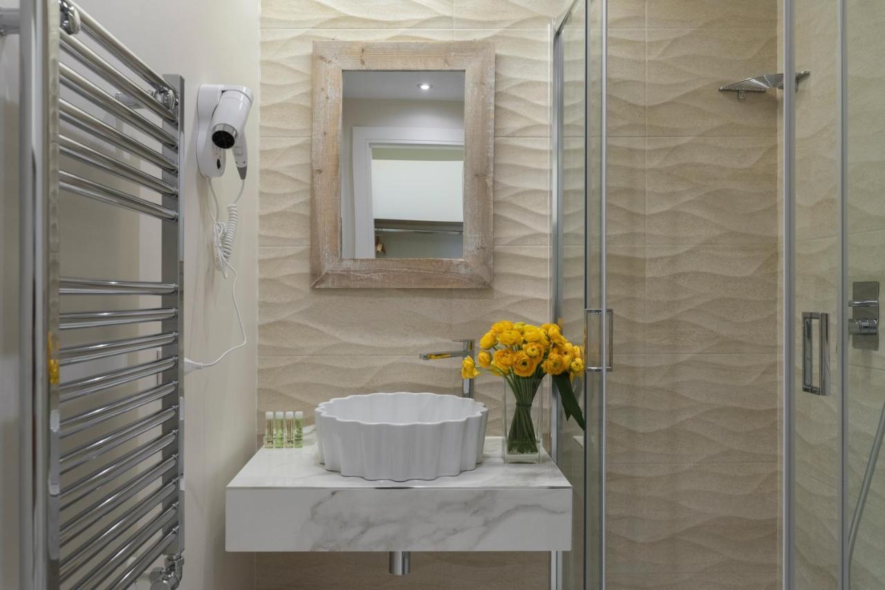 Cavour Suites Guest House ローマ エクステリア 写真