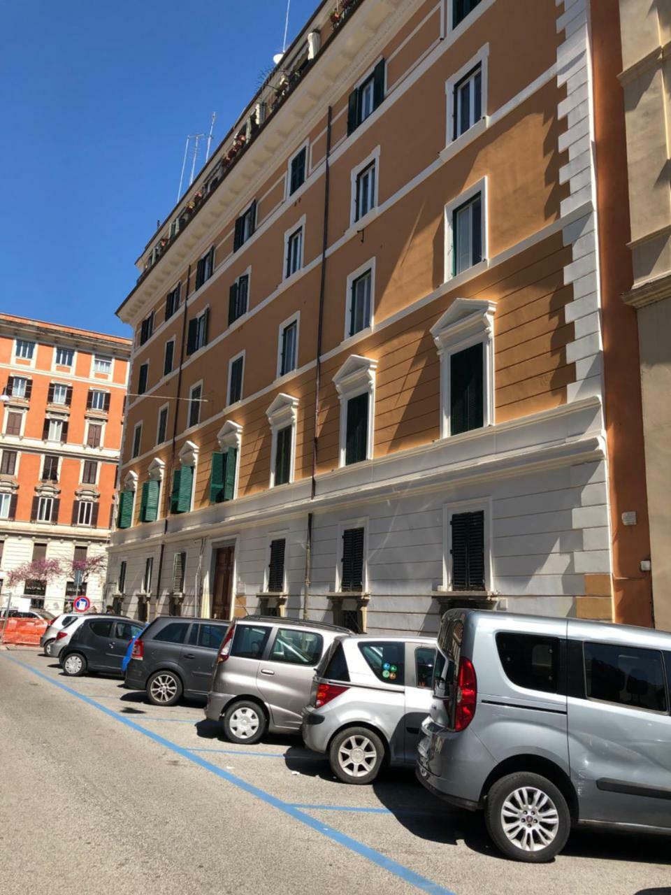 Cavour Suites Guest House ローマ エクステリア 写真